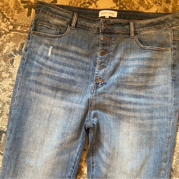 Risen Jeans Women’s Distressed Button Fly Raw Hem Bootcut Flare Jeans Size 2XL - Picture 2 of 9
